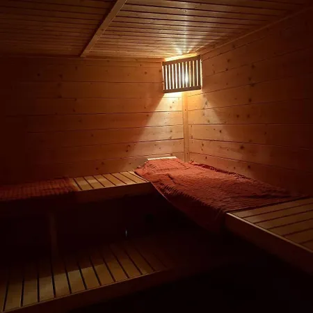 Voll Ausgestattete, Helle Ferienwohnung Auf 80 Qm Wutoschingen Exterior foto